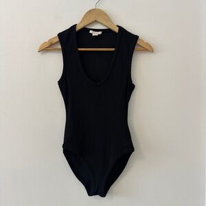 H&M Trend Black Ribbed Sleeveless Scoopneck Bodysuit | Size 4